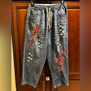 Aitailan Cropped Fashion Floral Embroidery Jeans Pants - L